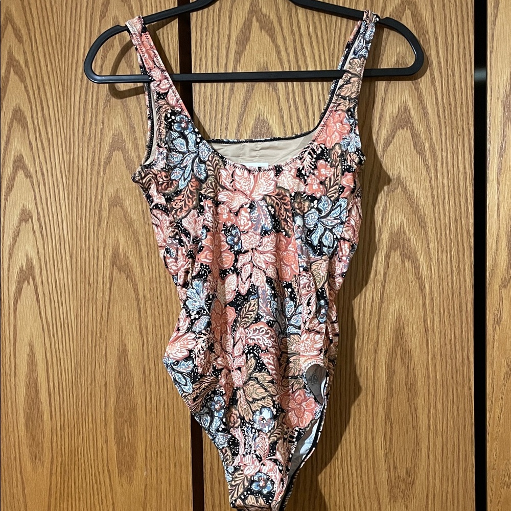 🎉HOST PICK 🎉Pea in the Pod Floral One Piece - Picture 5 of 9